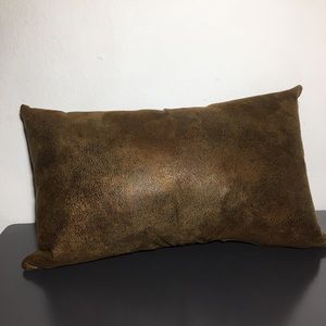 Kidney pillow,  more then fashion it’s comfortable